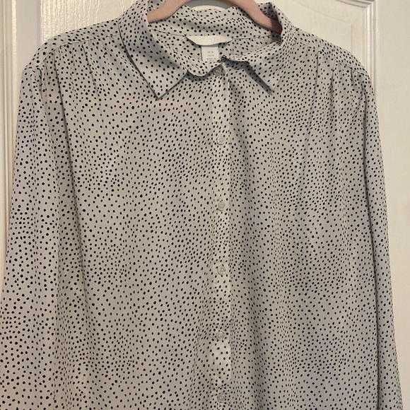H&M POLKA DOT BUTTON UP - Picture 4 of 11
